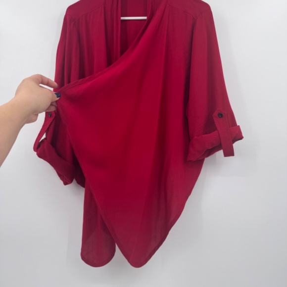 Karen Kane Topper Women 0X Red Open Cropped Roll Tab Sleeves Lightweight Rayon - Picture 4 of 13